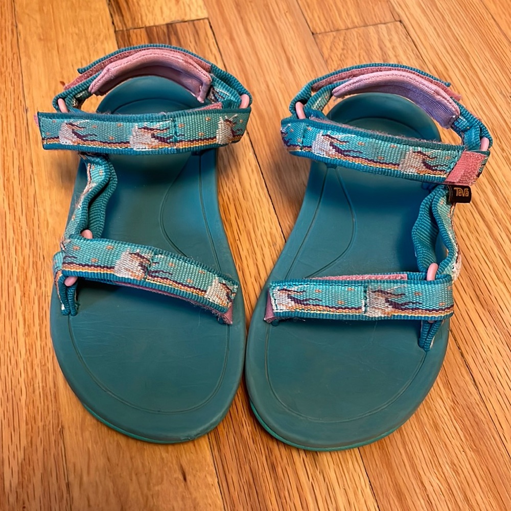 Teva Hurricane Unicorn print, little kid size 10